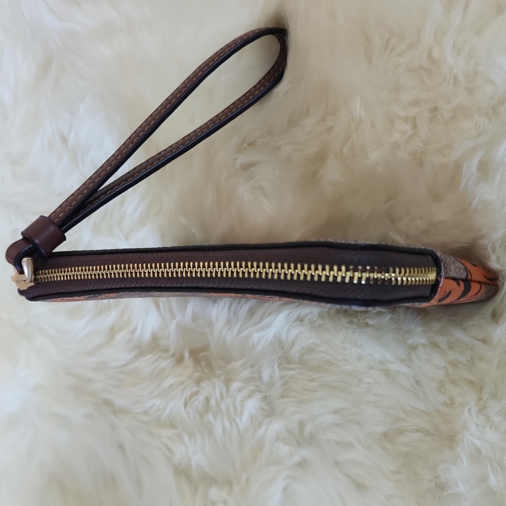 Adorable NWT Coach Halloween Pumpkin Signature Corner Zip Wristlet Wallet 🧡🎃🖤 - Picture 5 of 16